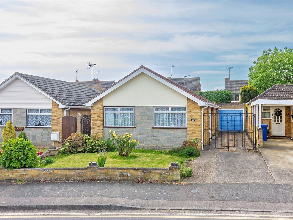 2 bed bungalow for sale in Sandford Road, Sittingbourne, Kent ME10, £
