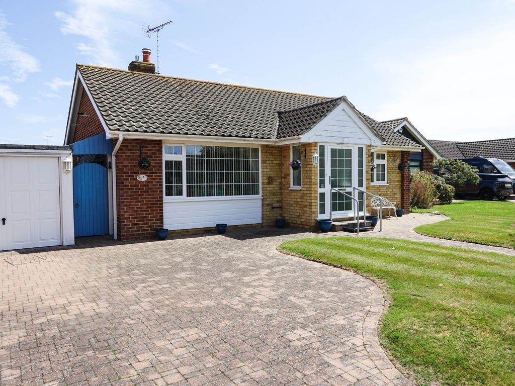 2 bed bungalow for sale in Exeter Close, Bognor Regis PO21, £475,000