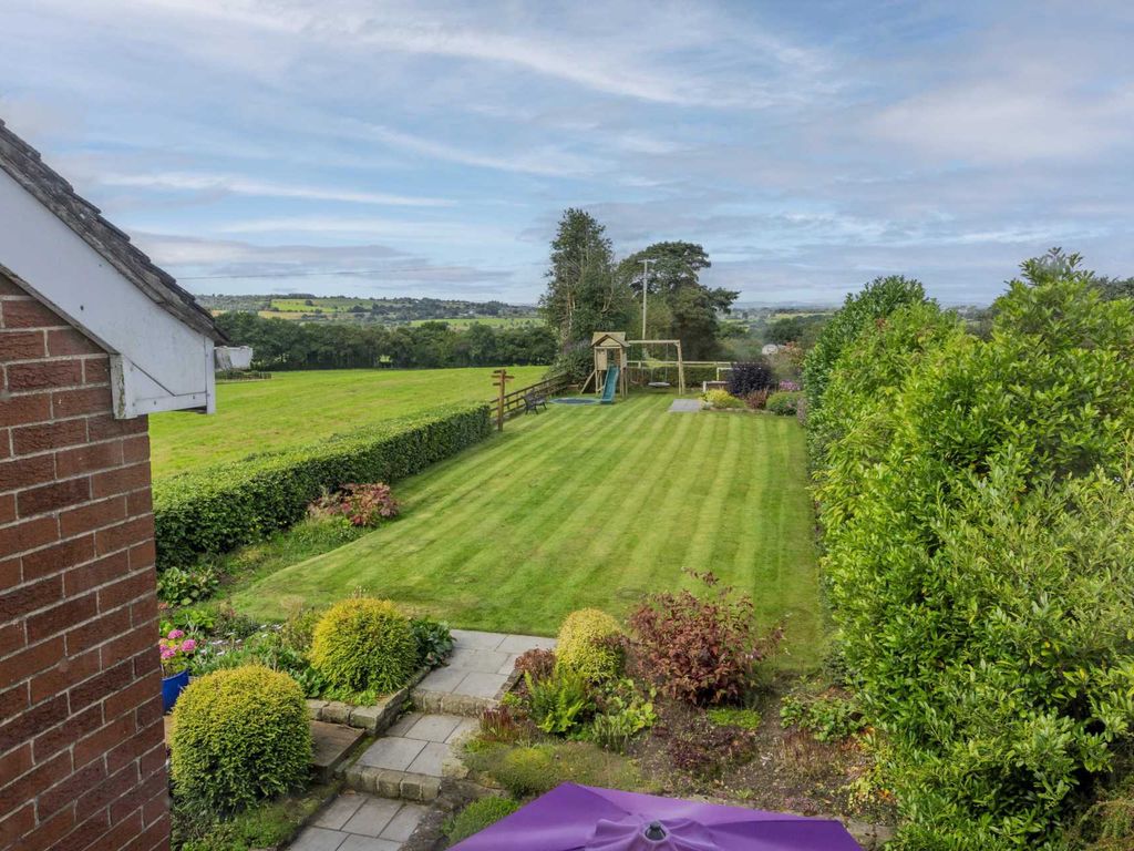 4 bed semidetached house for sale in Leek Road, Werrington ST9, £