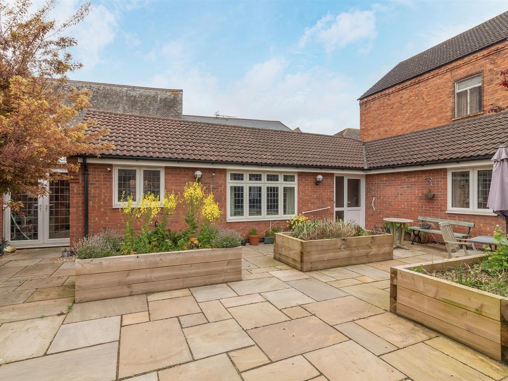 2 bed detached bungalow for sale in Chapel Lane, Cotgrave, Nottingham