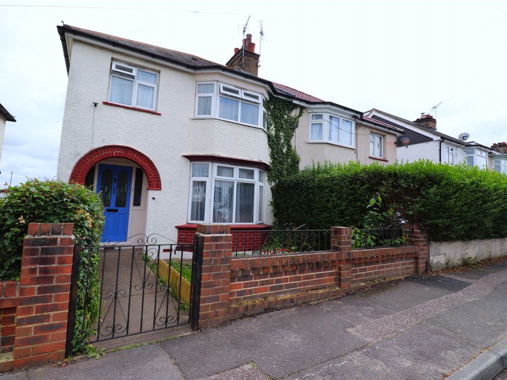 3 bed semidetached house for sale in Mitchell Avenue, Northfleet