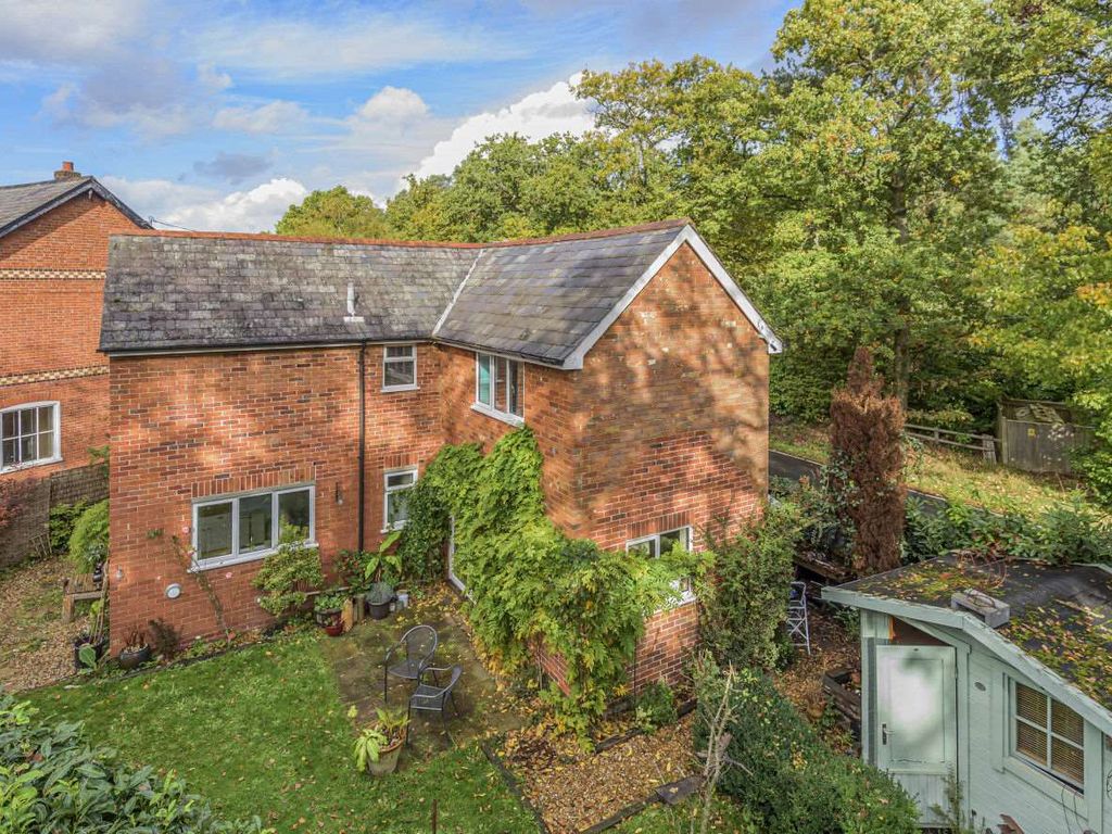 3 bed detached house for sale in Soke Road, Silchester, Reading RG7, £