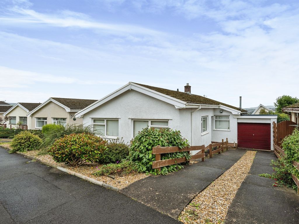 3 bed detached bungalow for sale in Herons Way, Bryncoch, Neath SA10, £