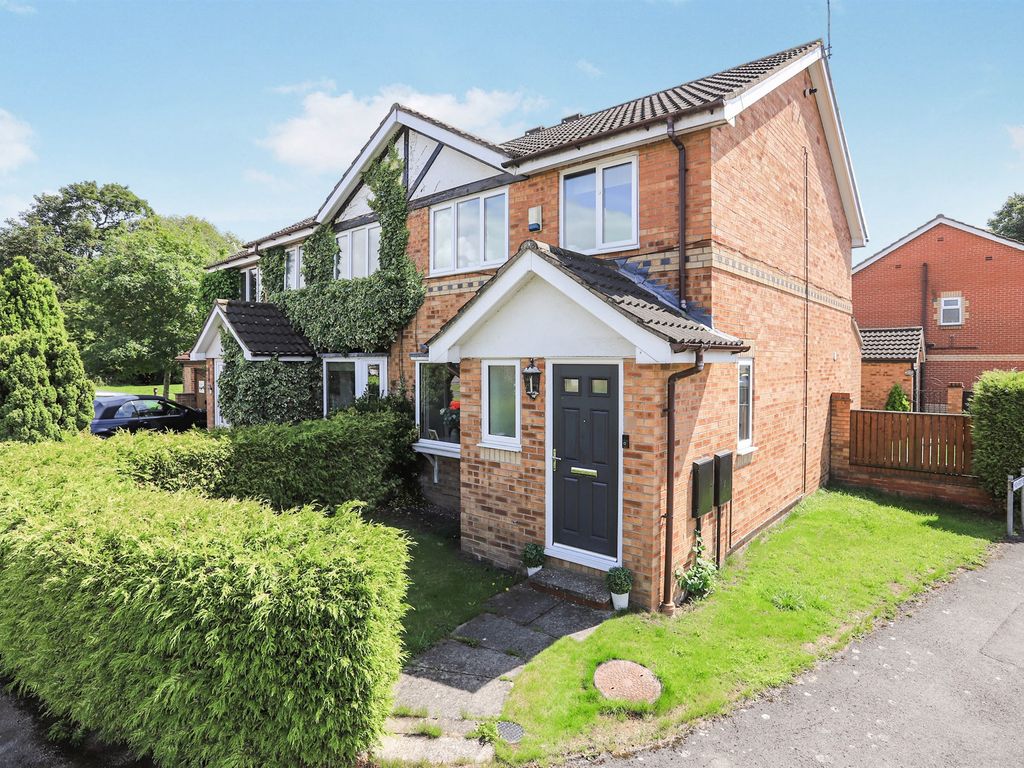 3 bed semidetached house for sale in Holyrood Drive, York YO30, £