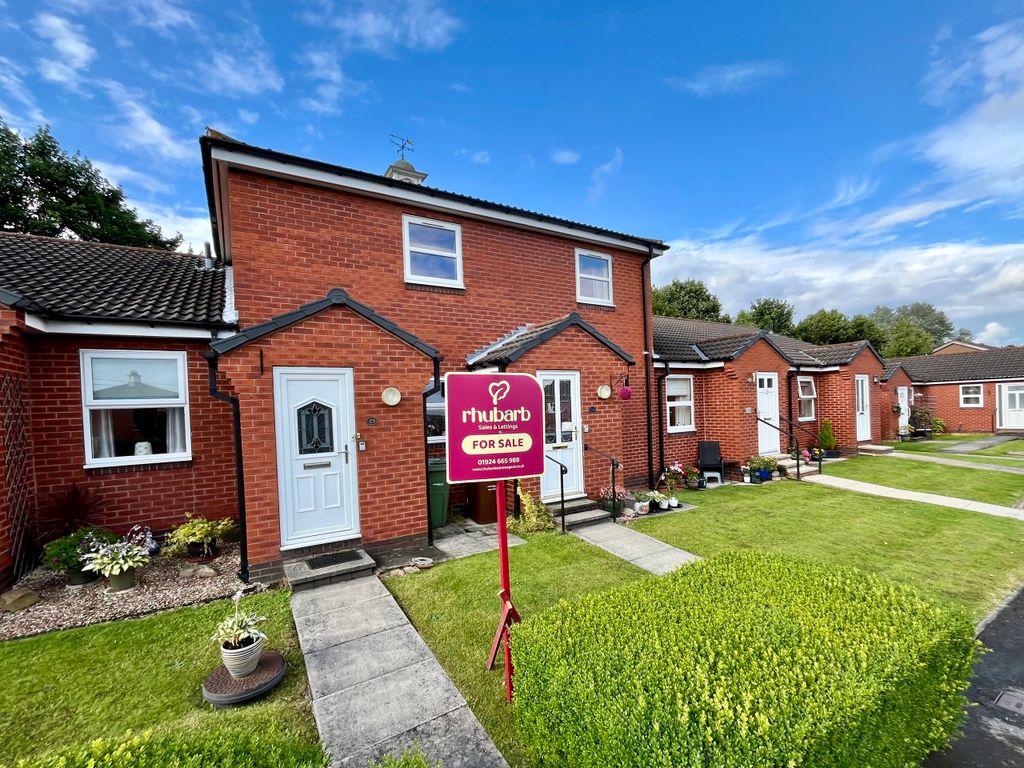 2 bed flat for sale in Holly Court, Outwood, Wakefield, West Yorkshire WF1, £155,000 Zoopla