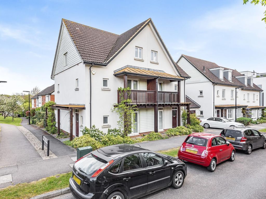 3 bed semidetached house for sale in Macdowall Road, Guildford GU2