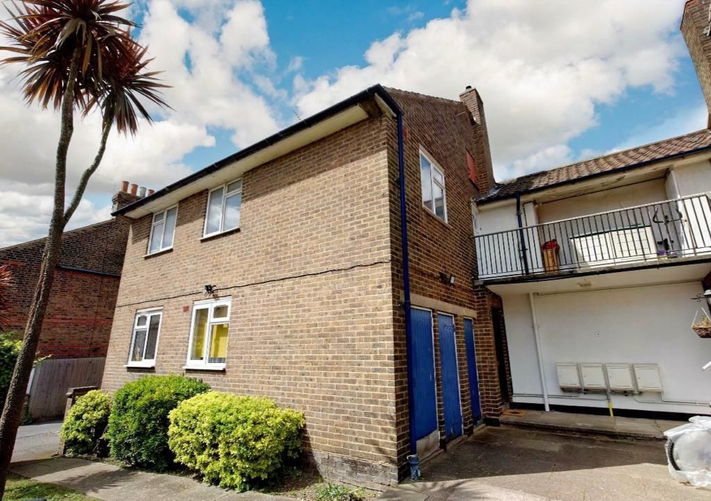 3 bed flat for sale in Studley Grange Road, London W7, £400,000 Zoopla