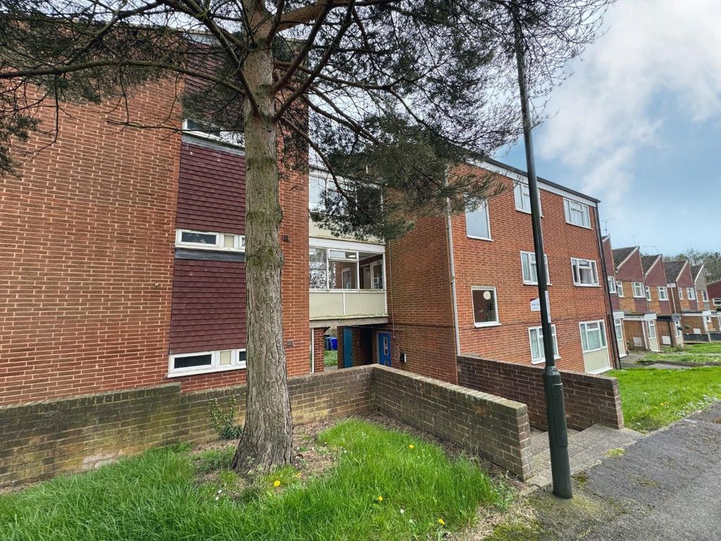 1 bed flat for sale in Green Farm Close, Loundsley Green, Chesterfield