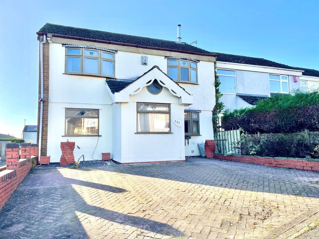 3 bed end terrace house for sale in 207 The Roundabout, Northfield