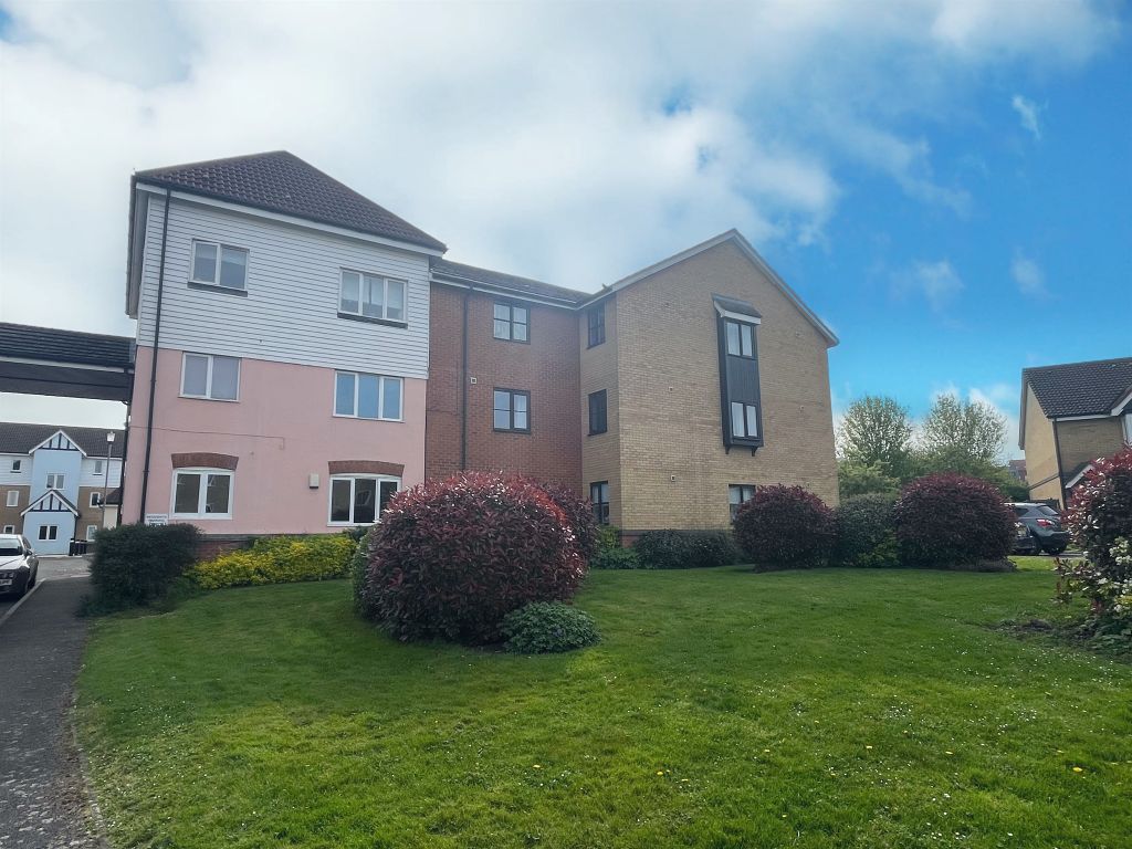 2 bed flat for sale in Horn Book, Saffron Walden CB11, £225,000 Zoopla