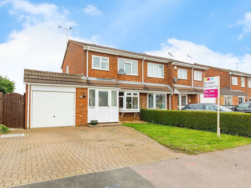 3 Bed Semi Detached House For Sale In Hutton Way Woburn Sands Milton