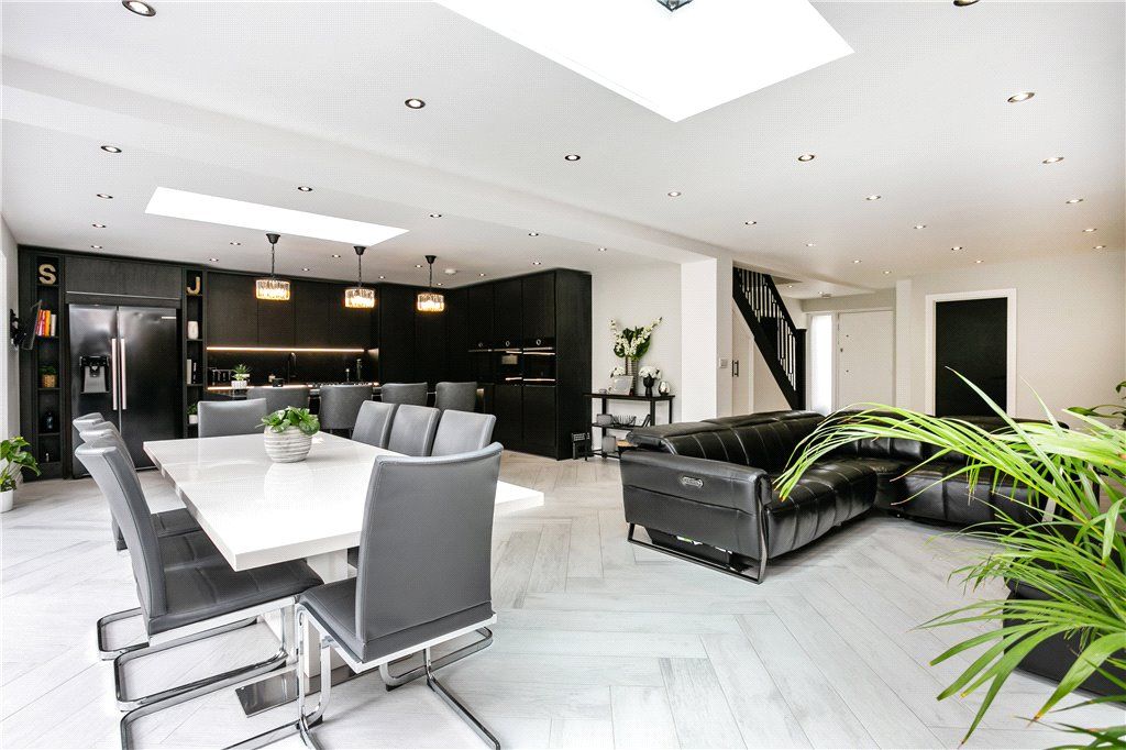 4 bed semidetached house for sale in Ely Place, Woodford Green, Essex