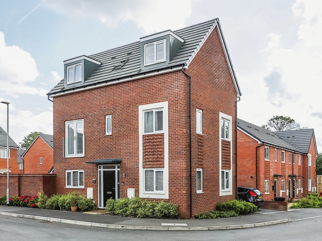 5 bed detached house for sale in Stephenson Road, Eastwood, Nottingham