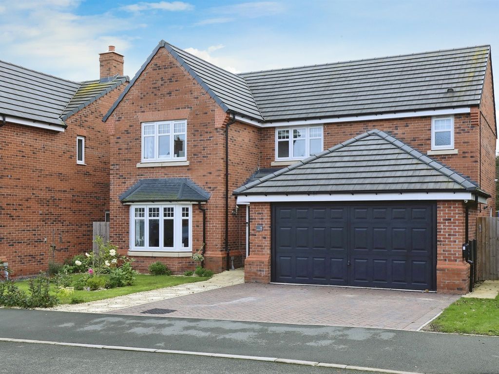 4 bed detached house for sale in Snowden Drive, Retford DN22, £425,000