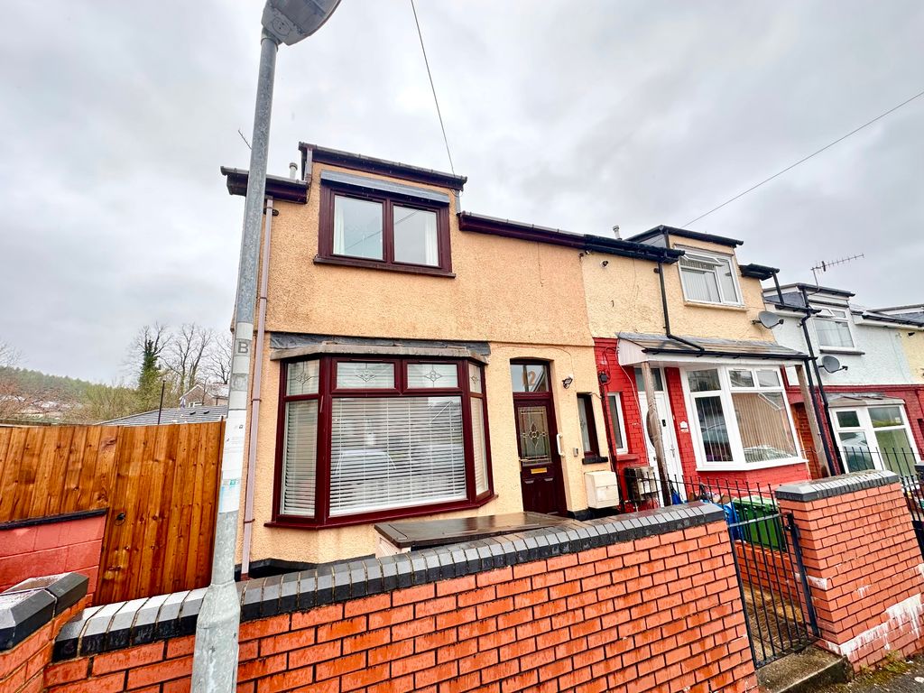 3 bed end terrace house for sale in South View, Griffithstown, Pontypool NP4 Zoopla