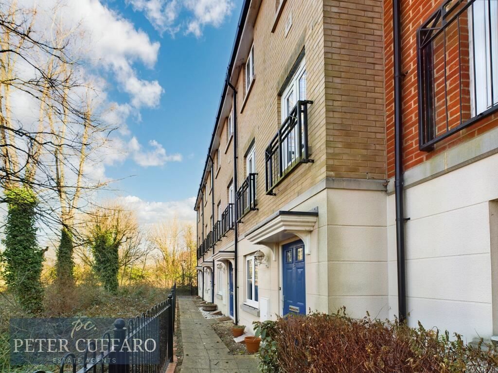 3 bed town house for sale in Sanville Gardens, Stanstead Abbotts, Ware