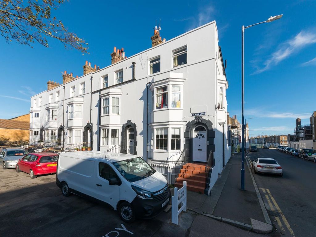 1 bed flat for sale in Clifton Lawn, Ramsgate CT11, £180,000 Zoopla