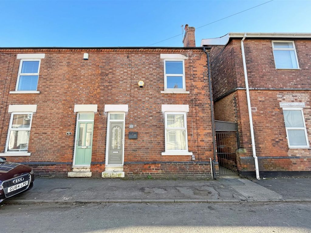 2 bed semidetached house to rent in Manvers Street, Netherfield