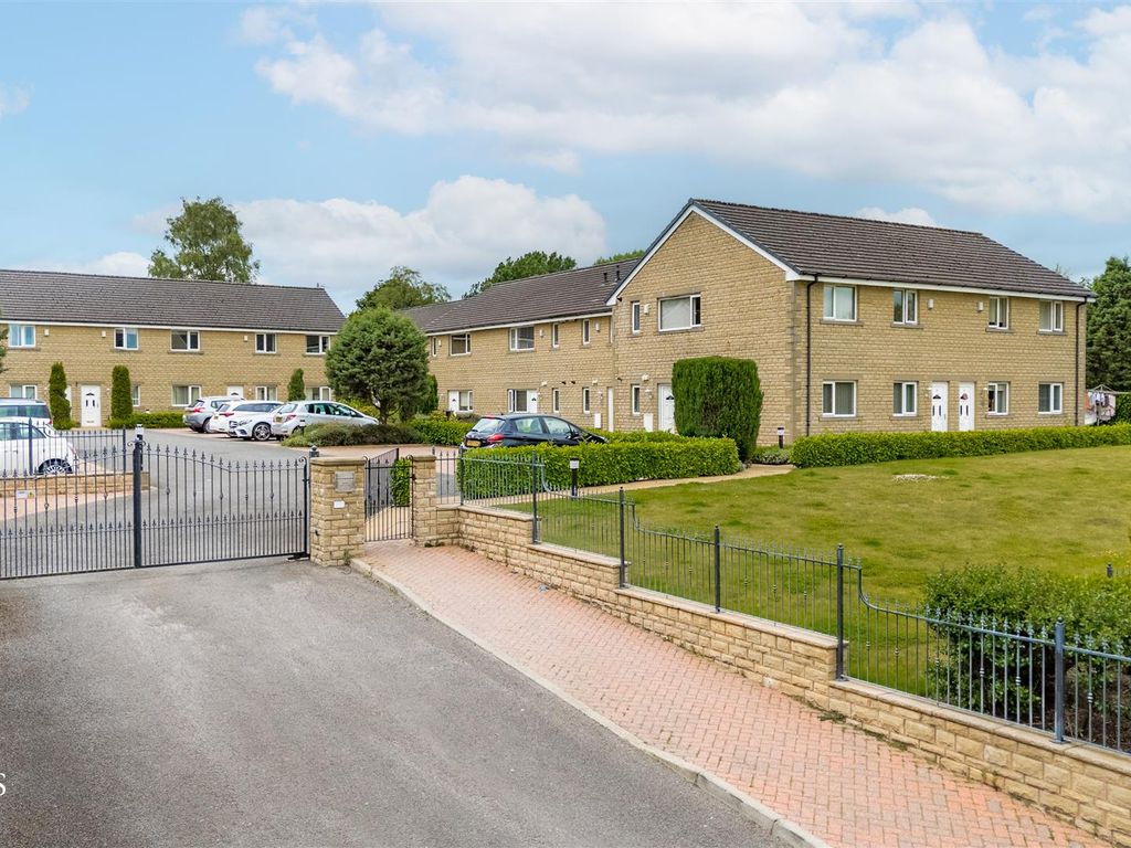 2 bed flat for sale in Meadow Bank Mews, Nelson BB9, £80,000 Zoopla