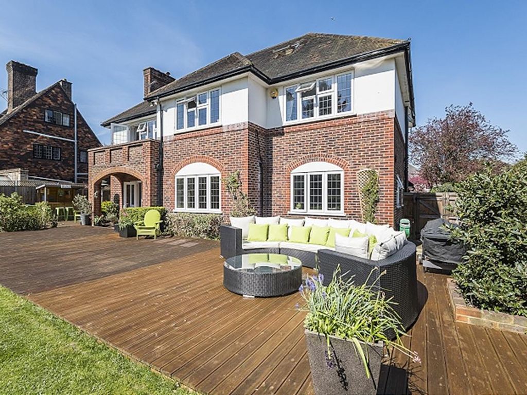 5 bed detached house to rent in Milbourne Lane, Esher KT10, £5,495 pcm