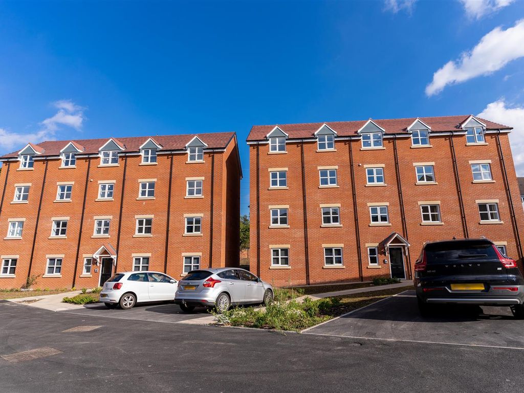2 bed property to rent in Heroes Drive, Birmingham B29 Zoopla