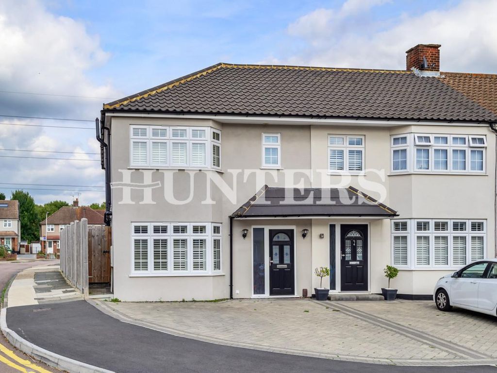 3 bed property for sale in Severn Drive, Cranham, Upminster RM14 Zoopla