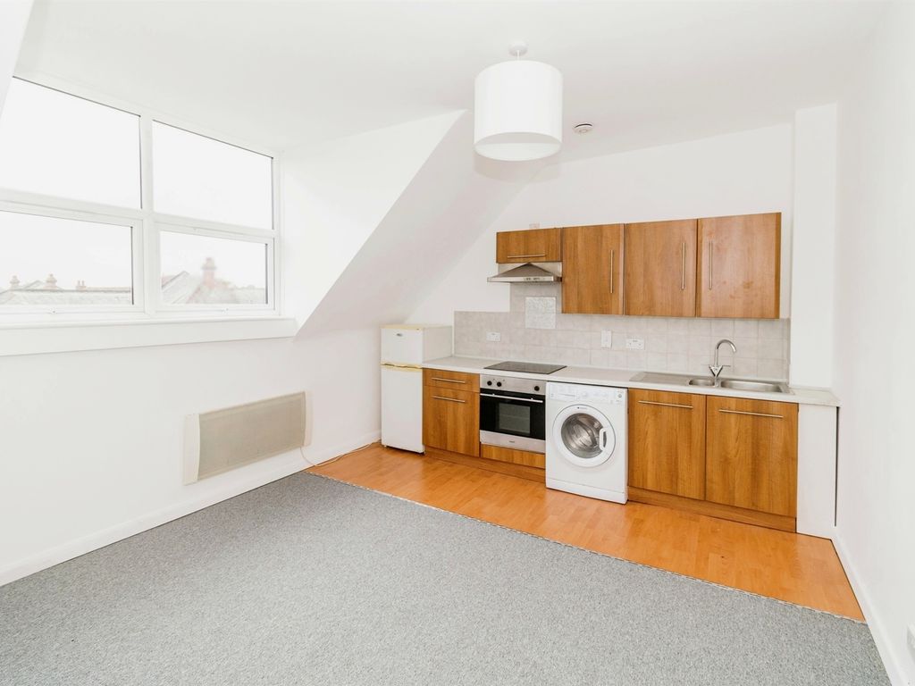 1 bed flat for sale in Darwin Road, Shirley, Southampton SO15, £110,000