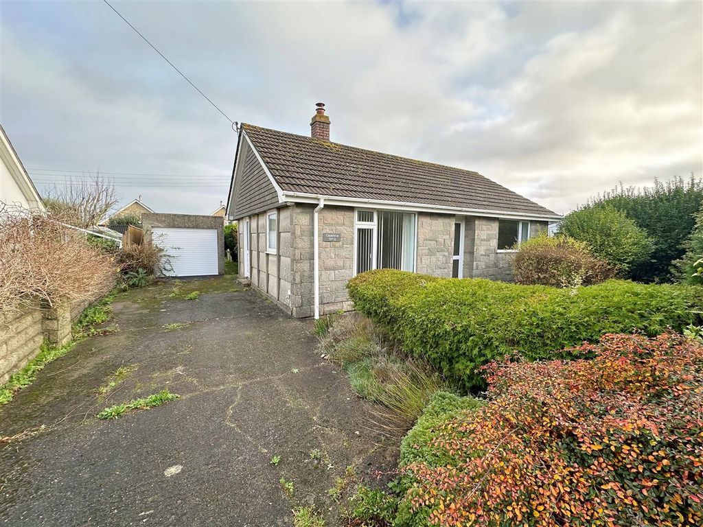 2 bed detached bungalow for sale in Highfield Road, Mount Hawke, Truro
