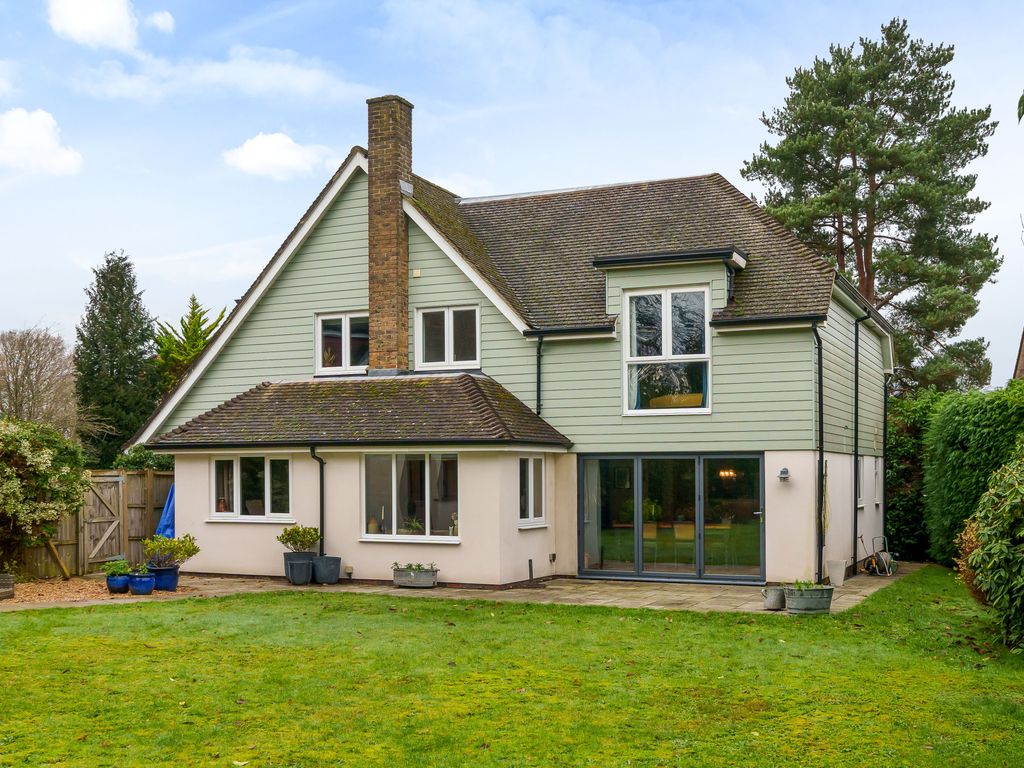 4 bed detached house for sale in Close, Liphook GU30, £