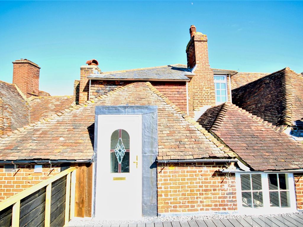 2 bed flat to rent in West Street, Faversham ME13 Zoopla