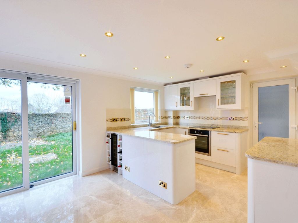 4 bed detached house for sale in Lees Road, Willesborough TN24, £