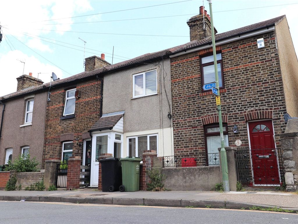 2 bed end terrace house to rent in Church Road, Kent DA10