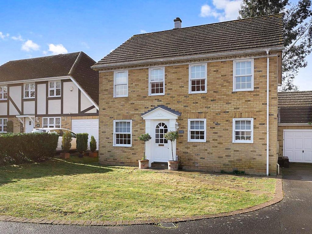 4 bed property for sale in Claridge Court, Hempstead, Gillingham ME7