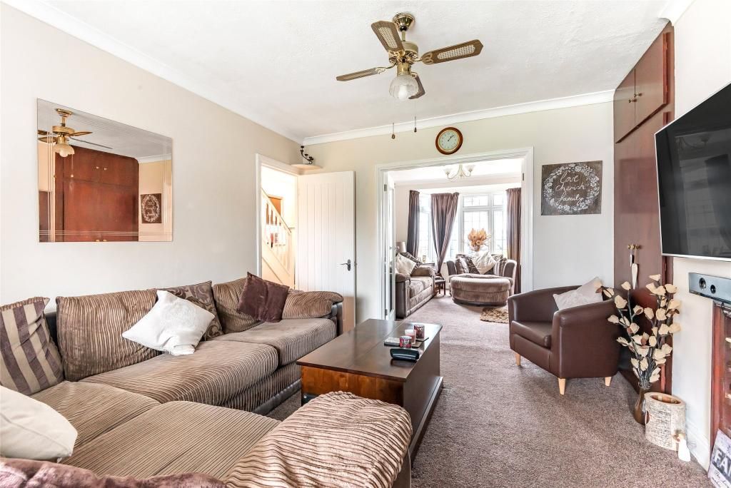 4 bed semidetached house to rent in Morden Way, Sutton SM3, £2,550 pcm