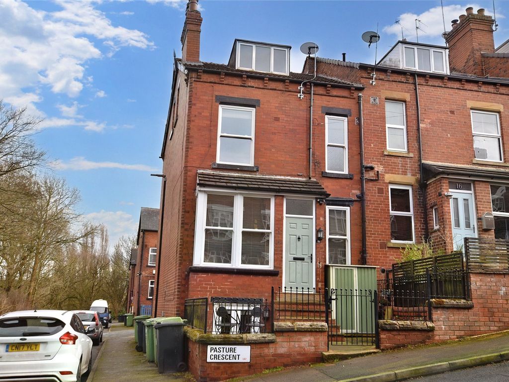 2 bed terraced house for sale in Pasture Crescent, Leeds, West
