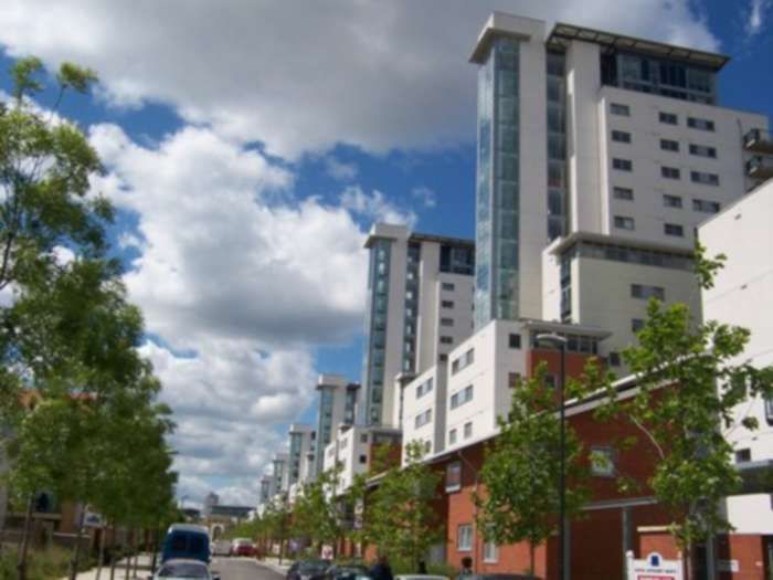 2 bed flat to rent in Sark Tower, Erebus Drive, West Thamesmead SE28, £