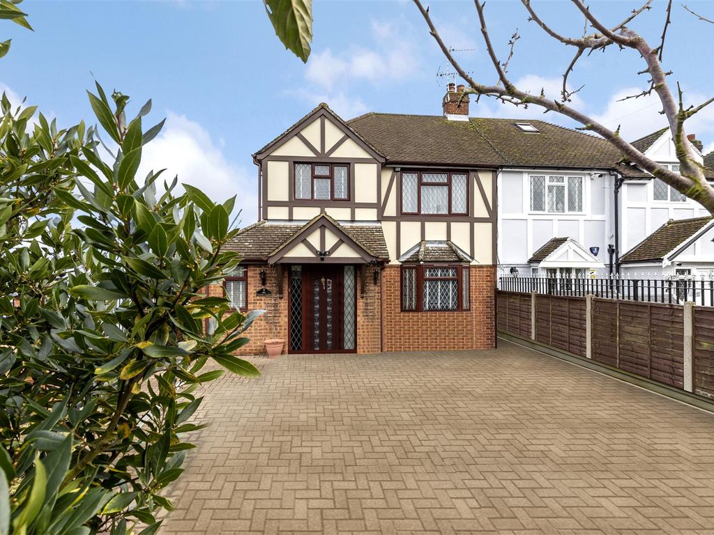 3 bed semidetached house for sale in Tudor Villas, Burton Lane, Goffs