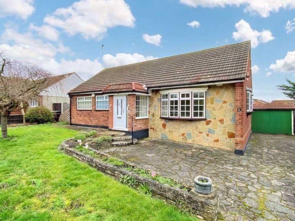 2 bed detached bungalow for sale in Outwood Common Road, Billericay CM11 Zoopla