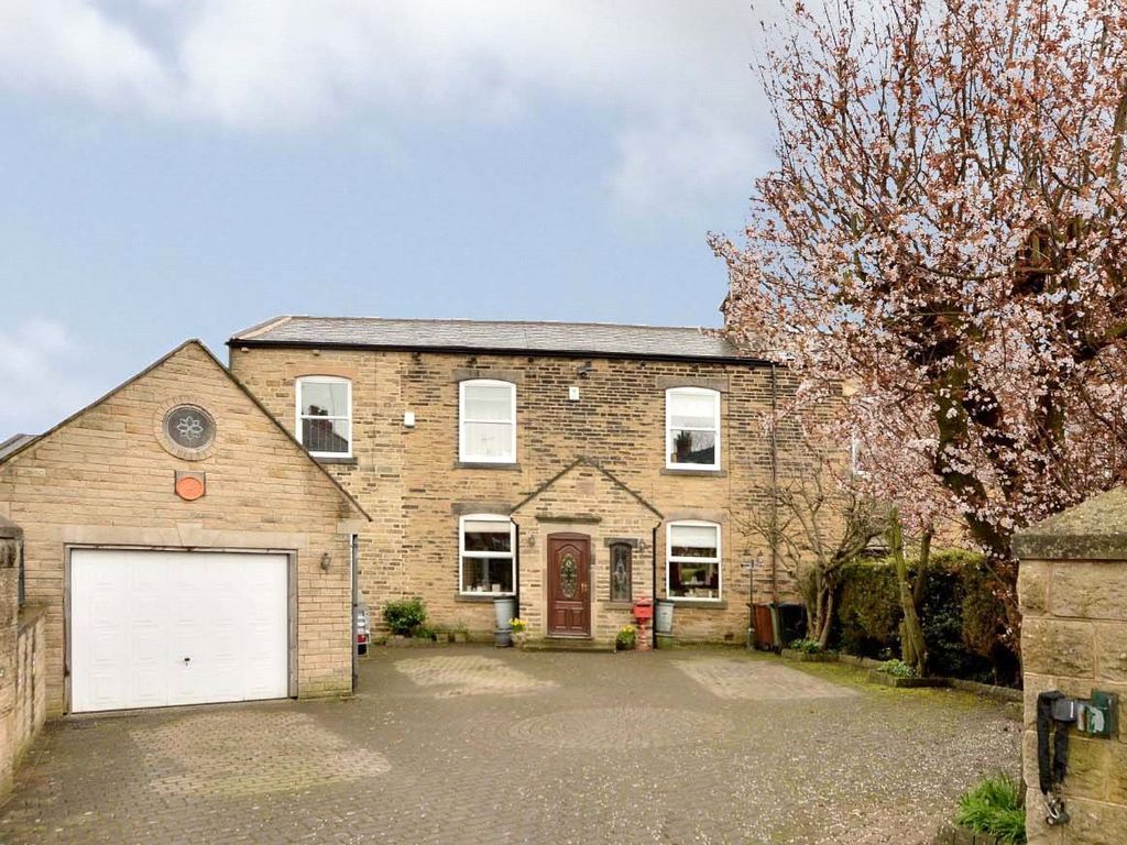 4 bed semidetached house for sale in Longfield House, Longfield View, Off Croft Avenue, Farsley