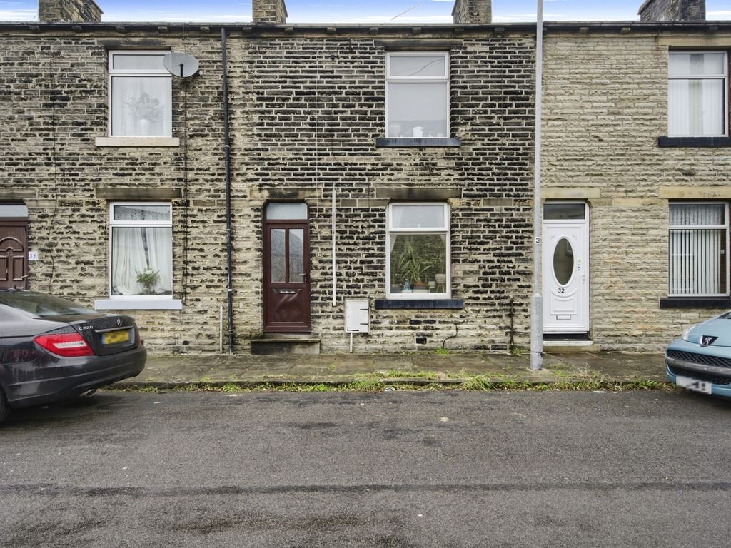 2 bed terraced house for sale in St. Pauls Road, Halifax HX1, £80,000