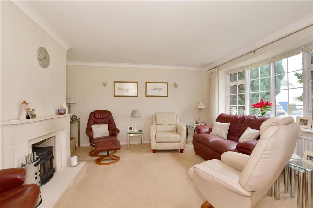 3 bed linkdetached house for sale in Forest Road, Paddock Wood