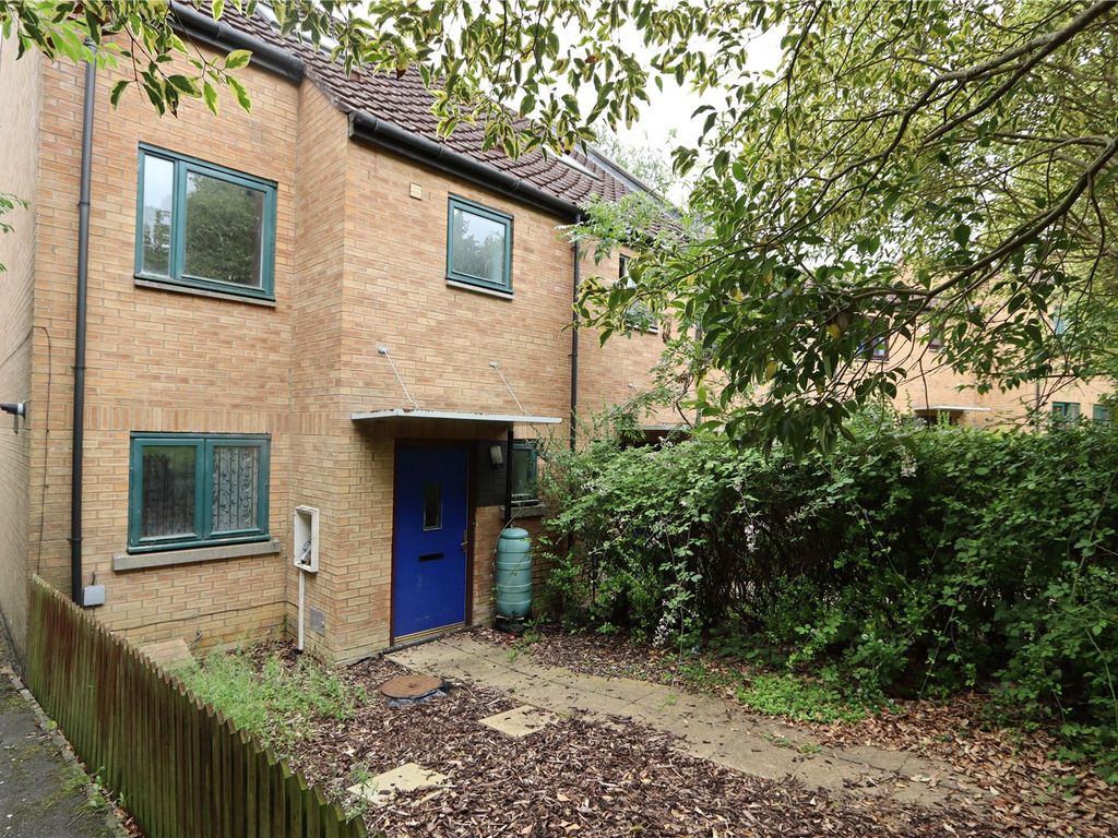 4 bed semidetached house for sale in Nicholson Grove, Grange Farm