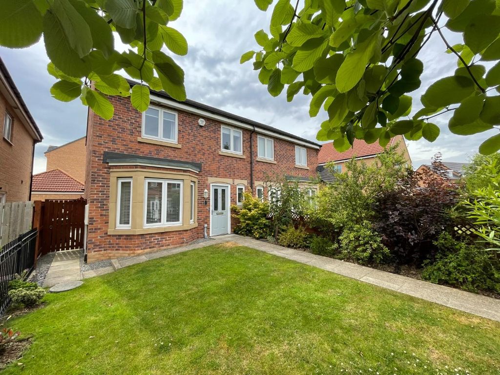 3 bed semidetached house for sale in Hope Gardens, StocktonOnTees