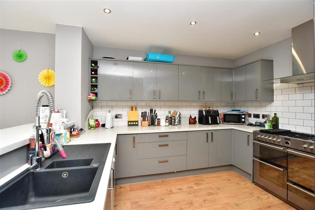 4 bed end terrace house for sale in Athelstan Road, Faversham, Kent