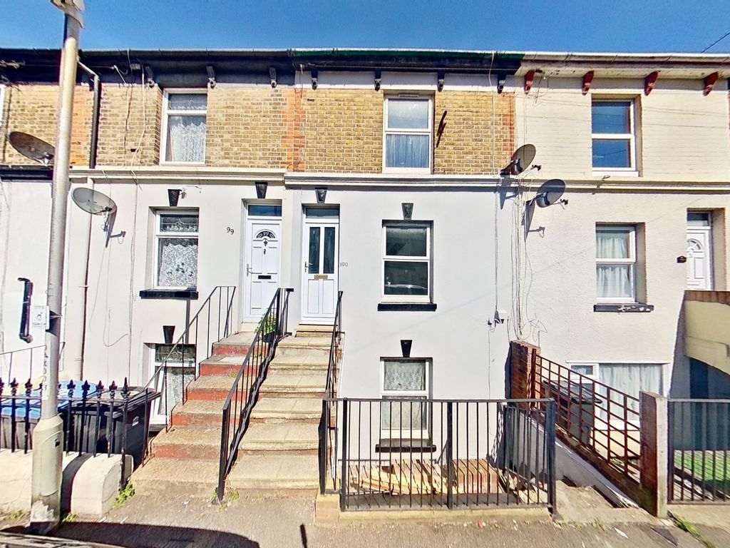 3 bed terraced house for sale in Oswald Road, Dover CT17, £260,000 Zoopla