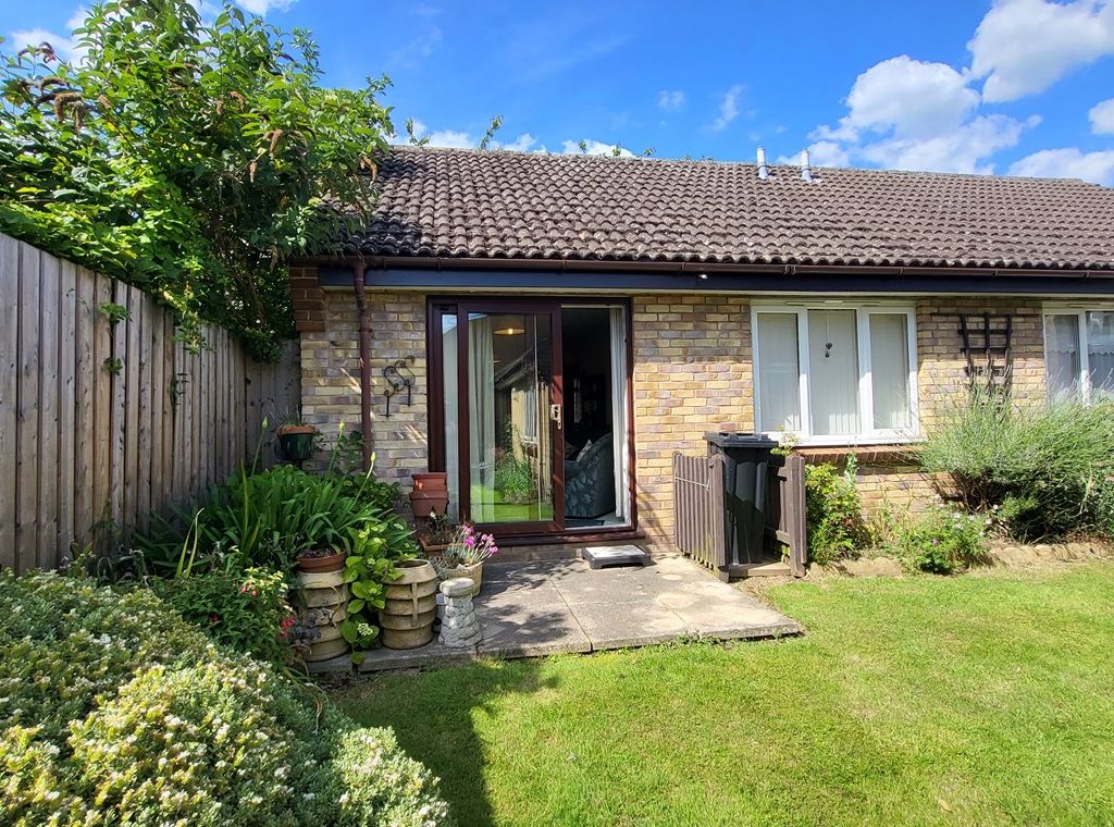 1 bed bungalow for sale in Cobden Avenue, Kimbolton Court, Peterborough