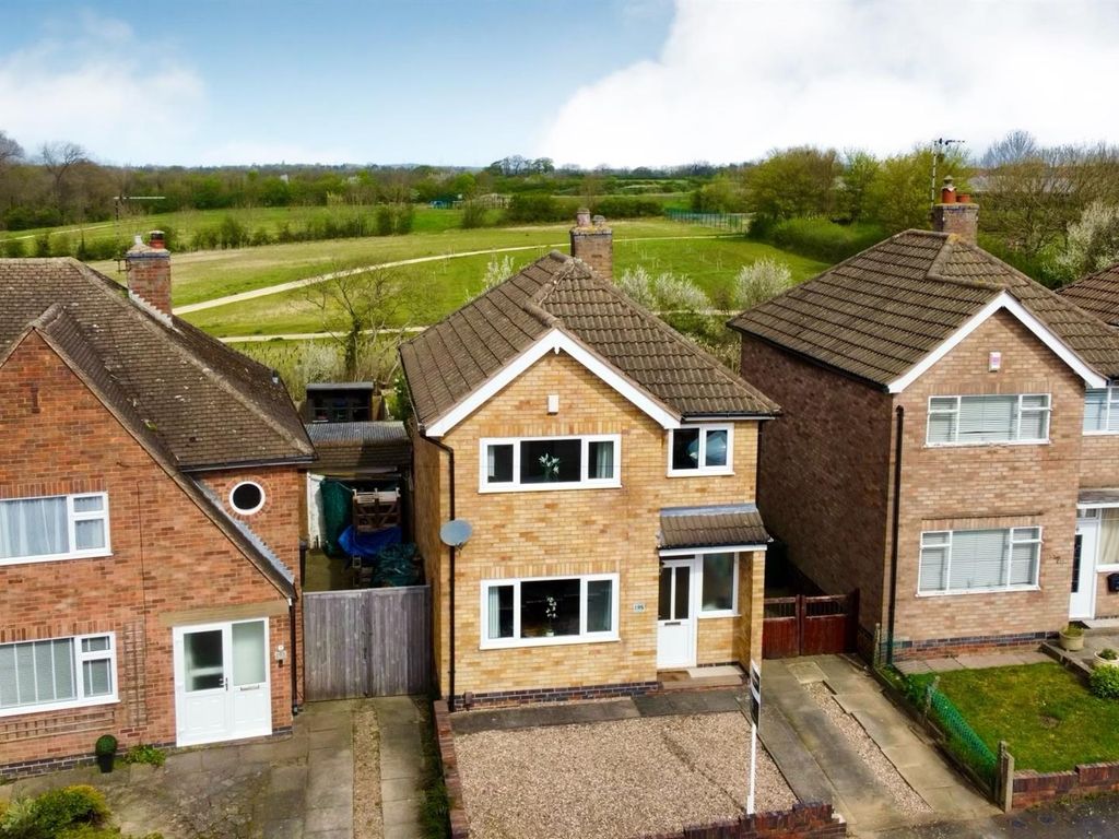 3 bed property for sale in Harrowgate Drive, Birstall, Leicester LE4, £