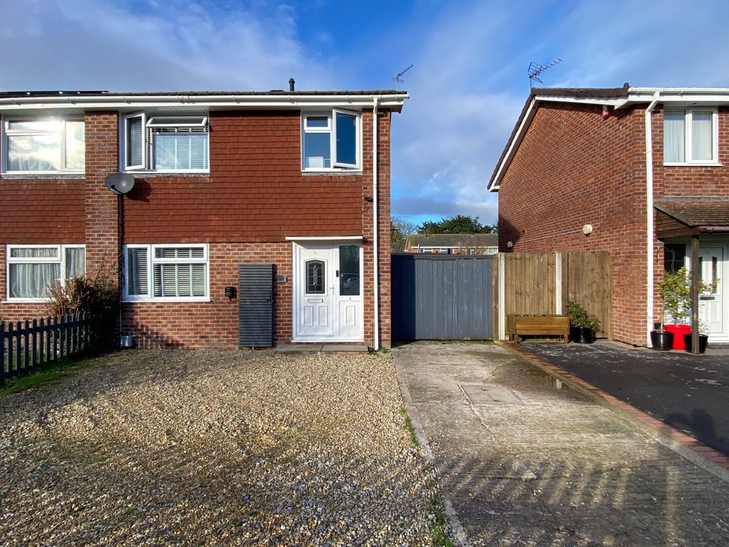 3 bed semidetached house for sale in Blackthorn Gardens, Worle, Weston