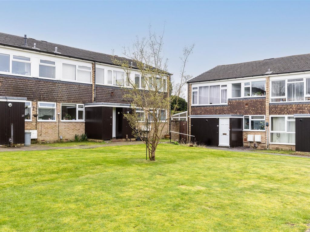 2 bed flat for sale in Somers Road, Reigate RH2, £375,000 Zoopla
