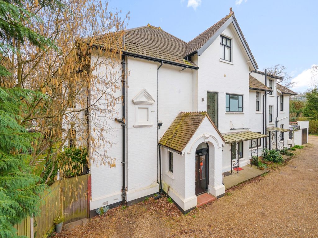 3 bed for sale in St. Avenue, Weybridge KT13 Zoopla